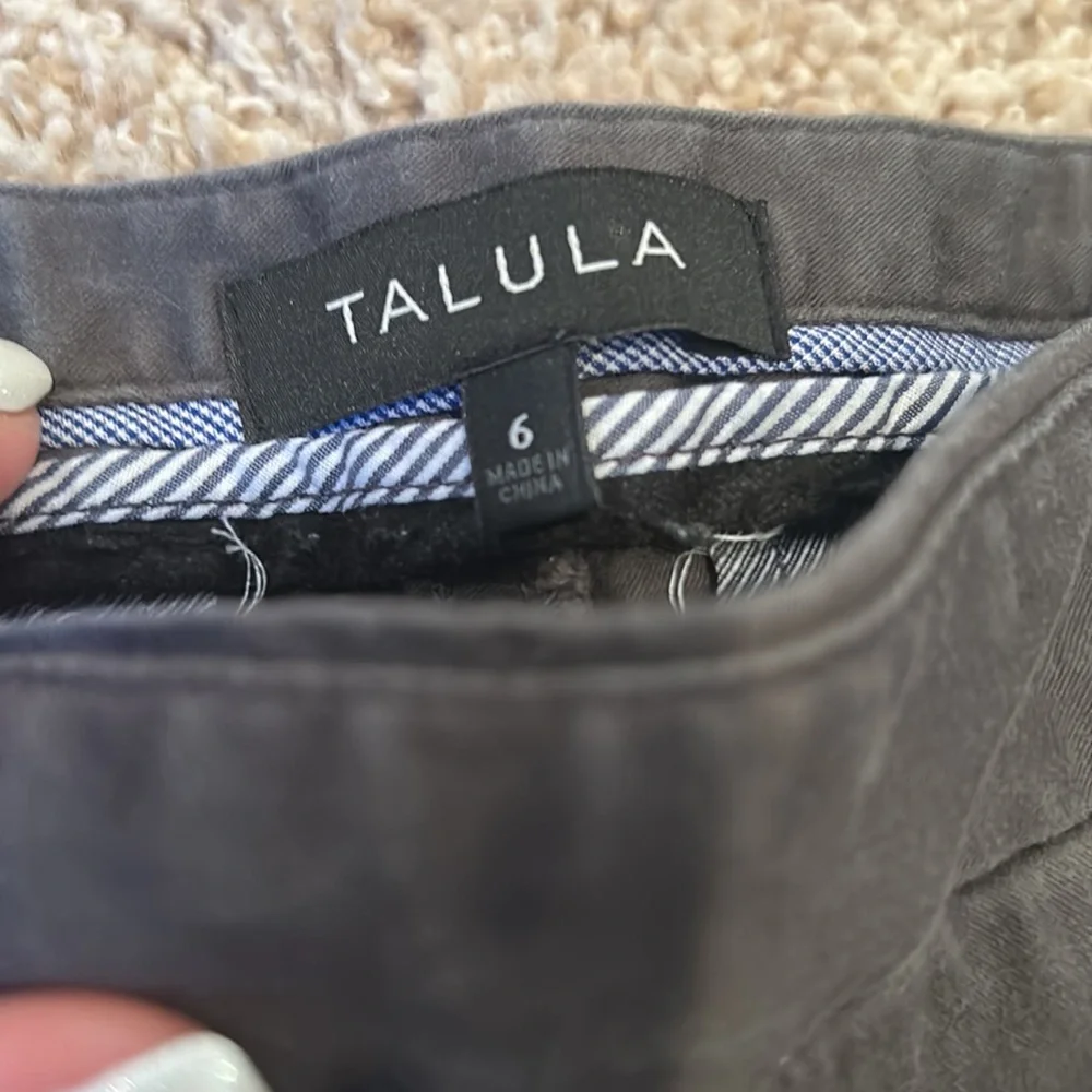 Shorts - Picture 3 of 4